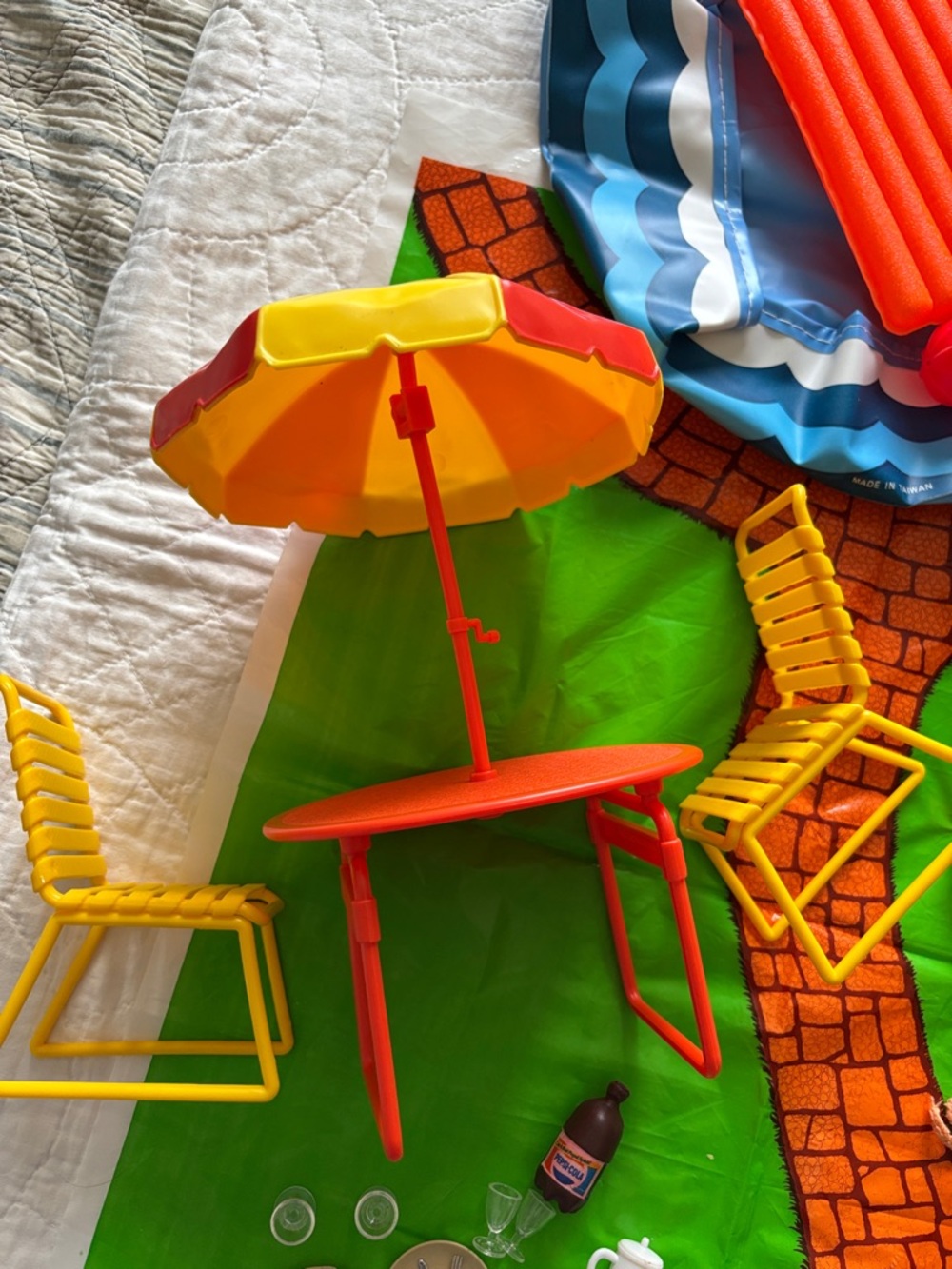 Vintage 80’s Arco BBQ Pool Party Set - Picture 4 of 6
